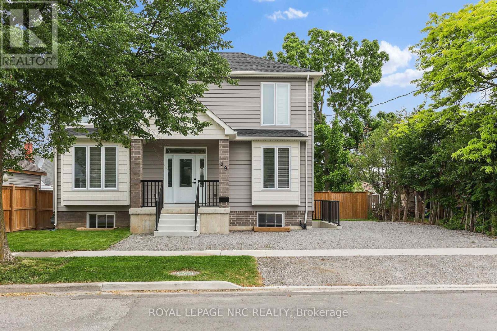 












39 GROVE AVENUE

,
St. Catharines (Secord Woods),




Ontario
L2P1C5

