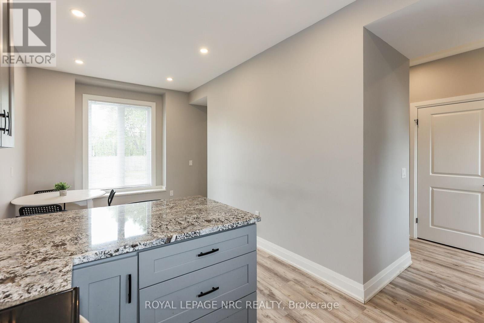 












39 GROVE AVENUE

,
St. Catharines (Secord Woods),




Ontario
L2P1C5

