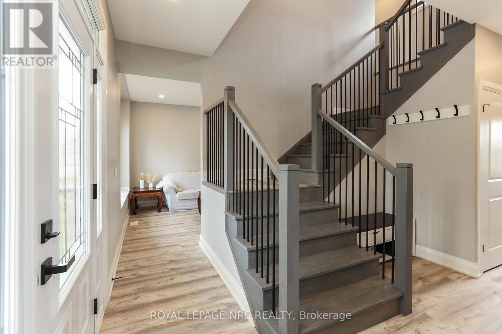 












39 GROVE AVENUE

,
St. Catharines (Secord Woods),




Ontario
L2P1C5

