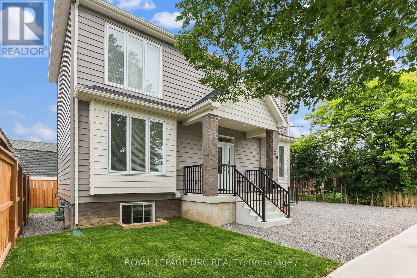 












39 GROVE AVENUE

,
St. Catharines (Secord Woods),




Ontario
L2P1C5


