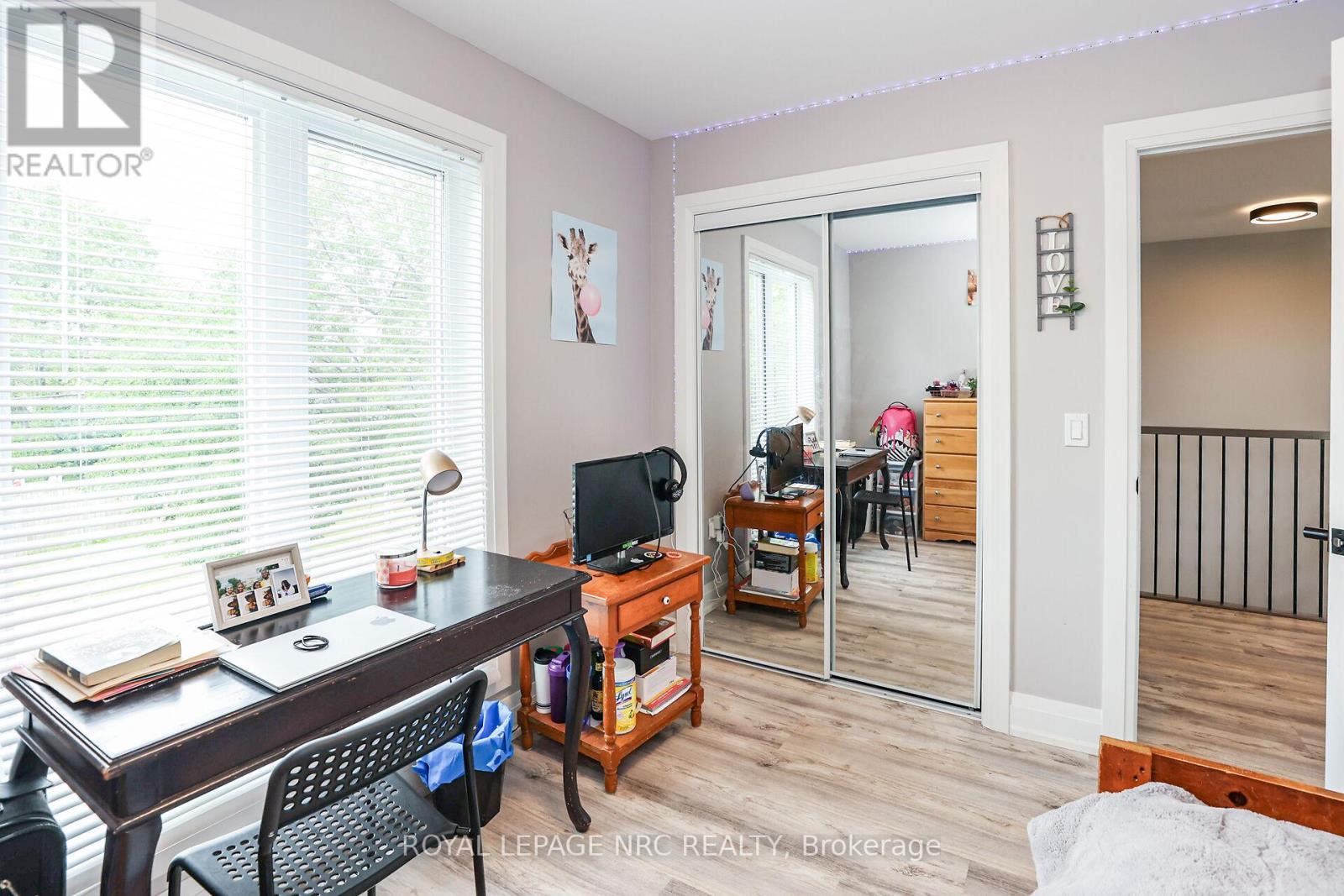 












39 GROVE AVENUE

,
St. Catharines (Secord Woods),




Ontario
L2P1C5

