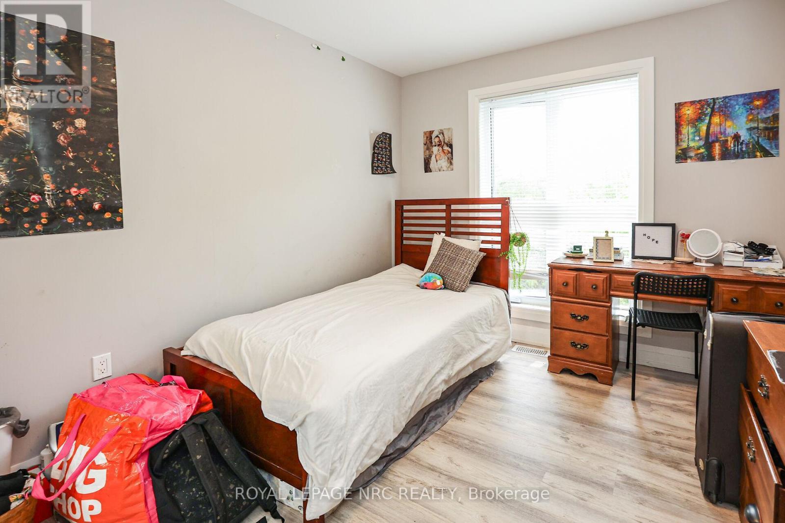 












39 GROVE AVENUE

,
St. Catharines (Secord Woods),




Ontario
L2P1C5

