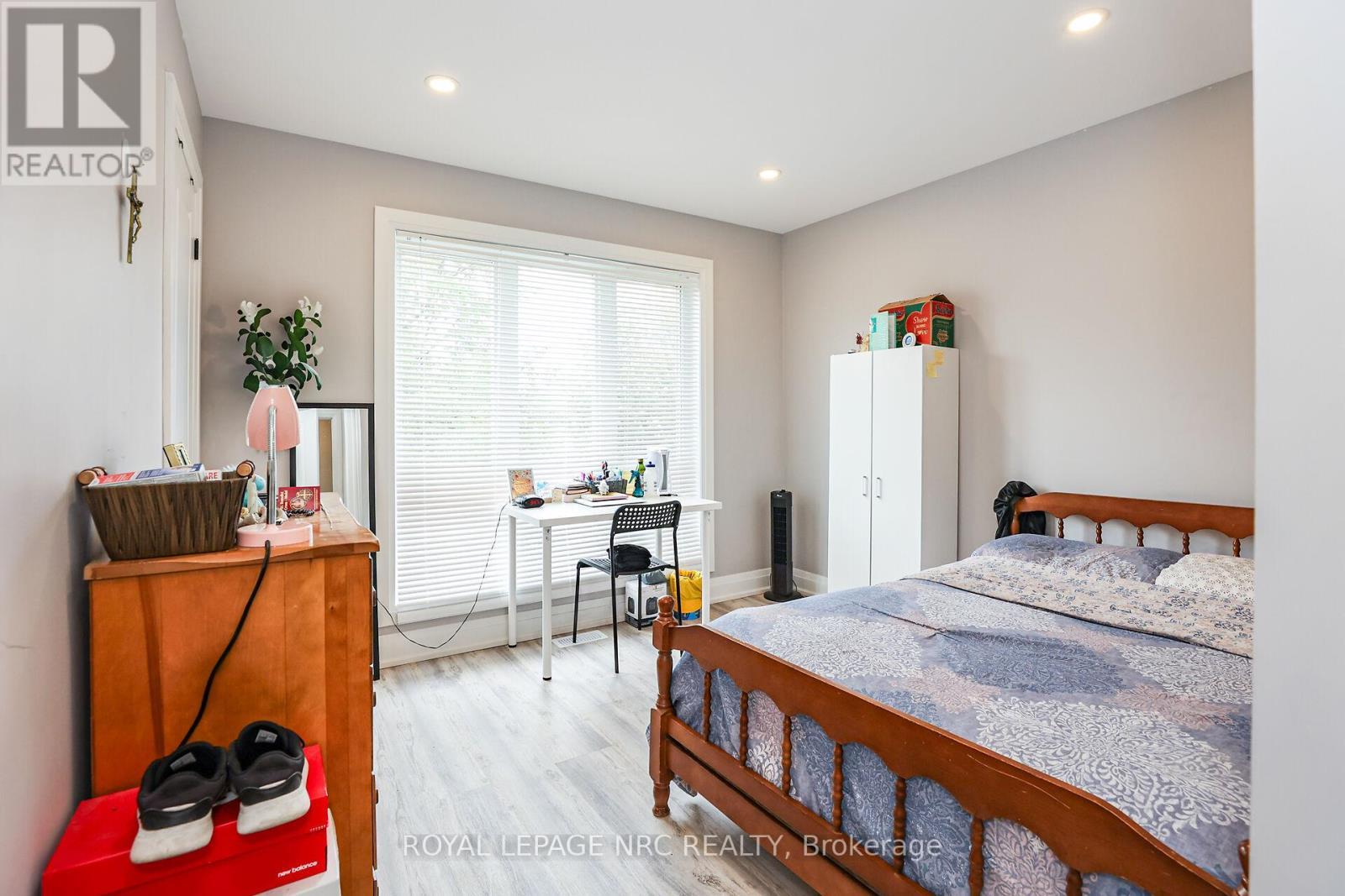 












39 GROVE AVENUE

,
St. Catharines (Secord Woods),




Ontario
L2P1C5

