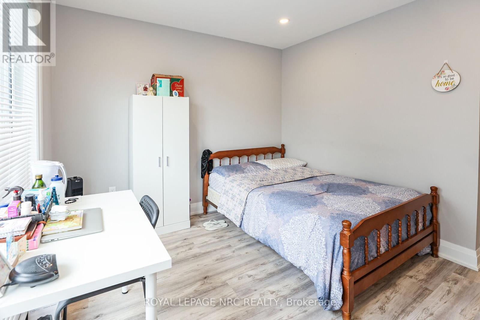 












39 GROVE AVENUE

,
St. Catharines (Secord Woods),




Ontario
L2P1C5

