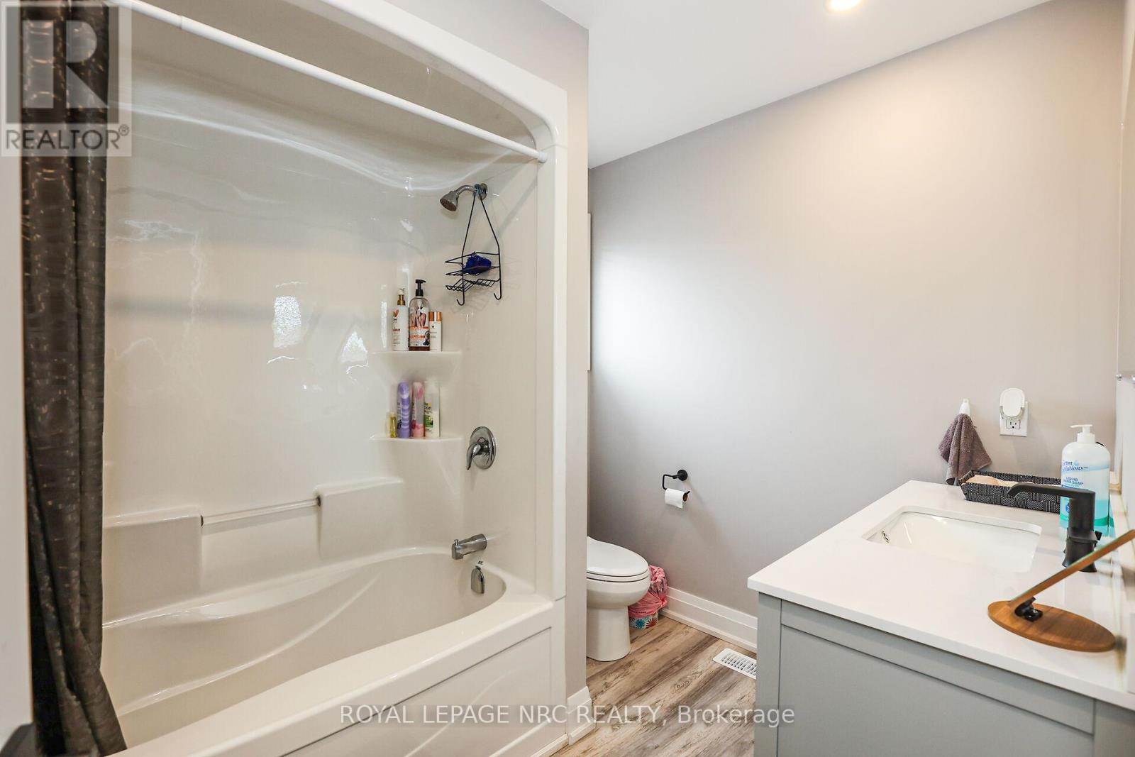 












39 GROVE AVENUE

,
St. Catharines (Secord Woods),




Ontario
L2P1C5

