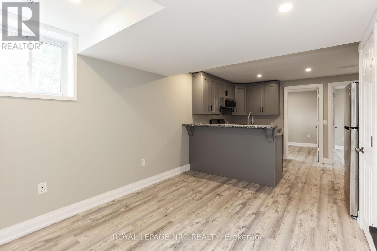












39 GROVE AVENUE

,
St. Catharines (Secord Woods),




Ontario
L2P1C5

