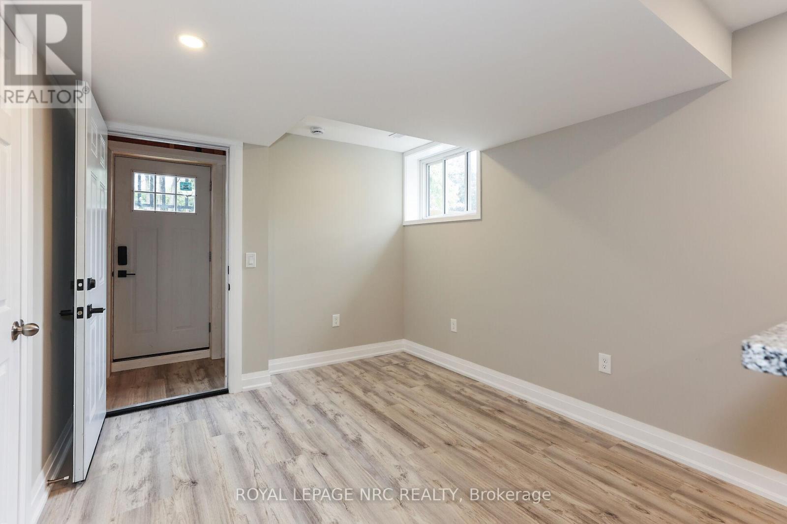












39 GROVE AVENUE

,
St. Catharines (Secord Woods),




Ontario
L2P1C5

