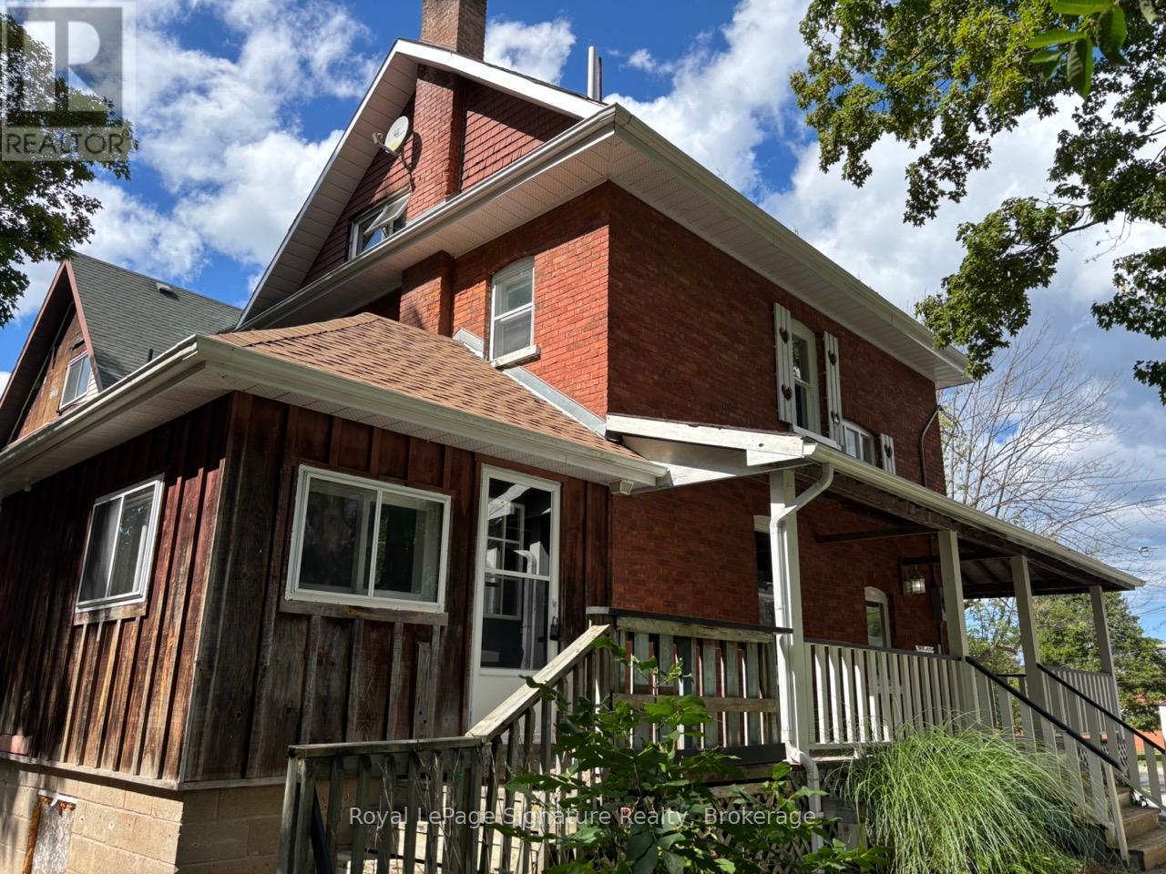 












135 EDWIN STREET E

,
Meaford,




Ontario
N4L1C4

