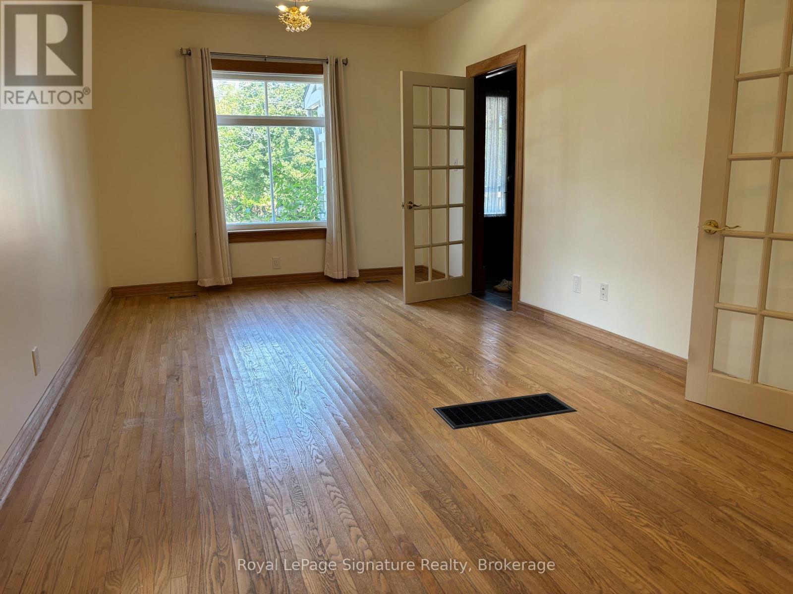 












135 EDWIN STREET E

,
Meaford,




Ontario
N4L1C4

