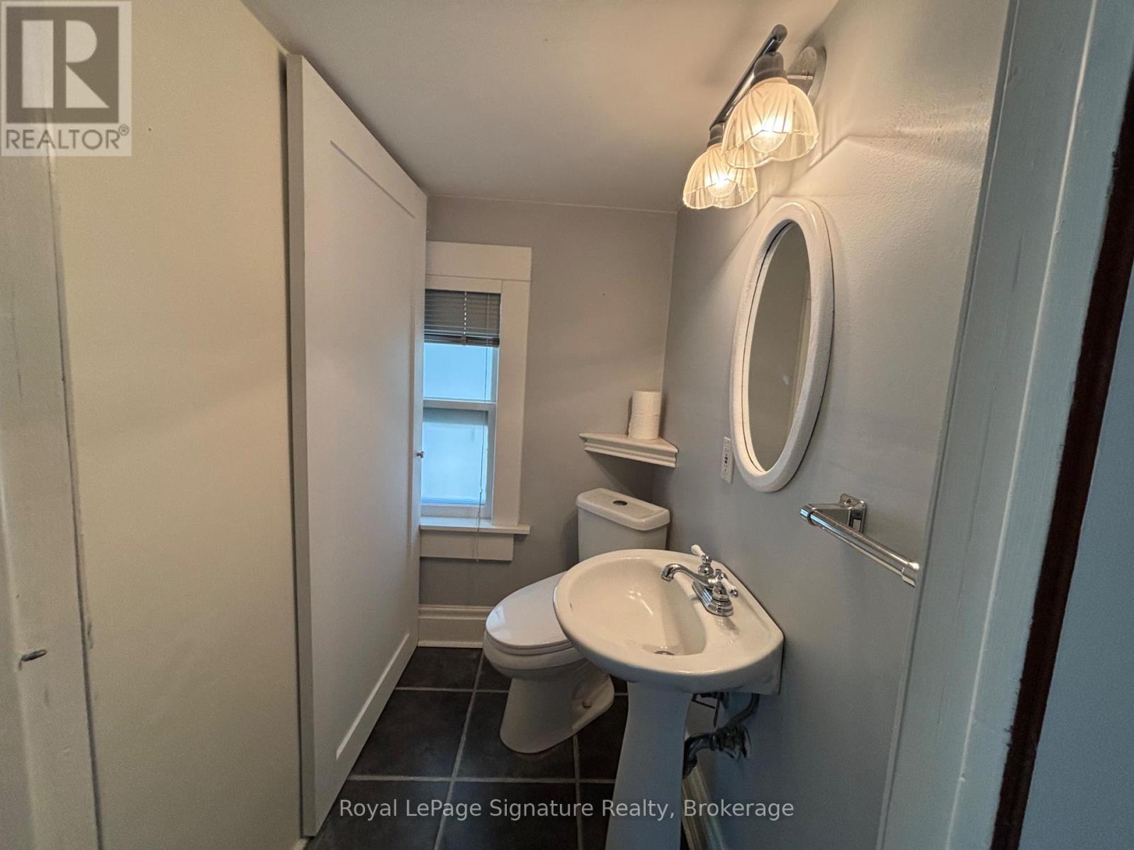 












135 EDWIN STREET E

,
Meaford,




Ontario
N4L1C4

