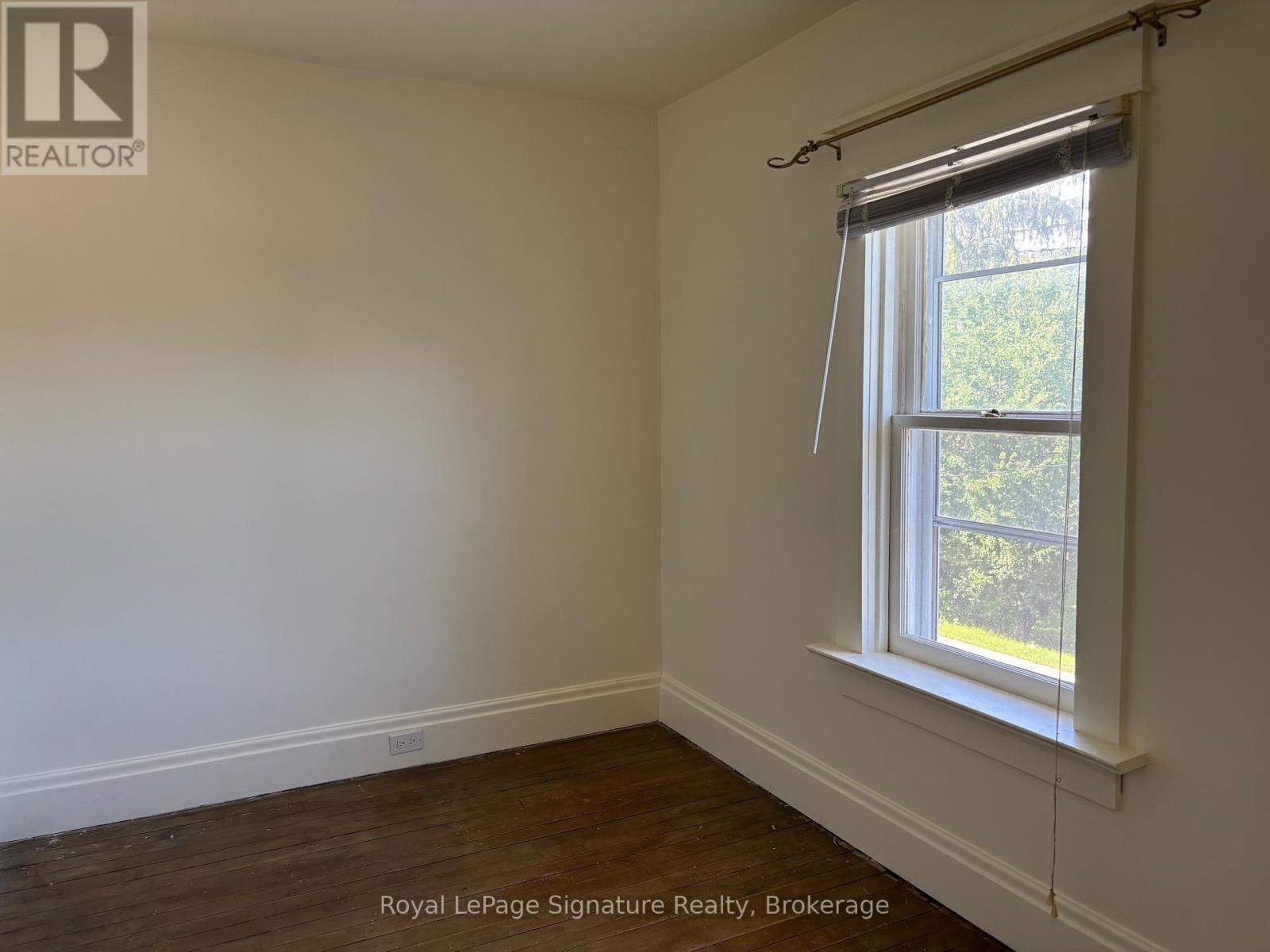 












135 EDWIN STREET E

,
Meaford,




Ontario
N4L1C4


