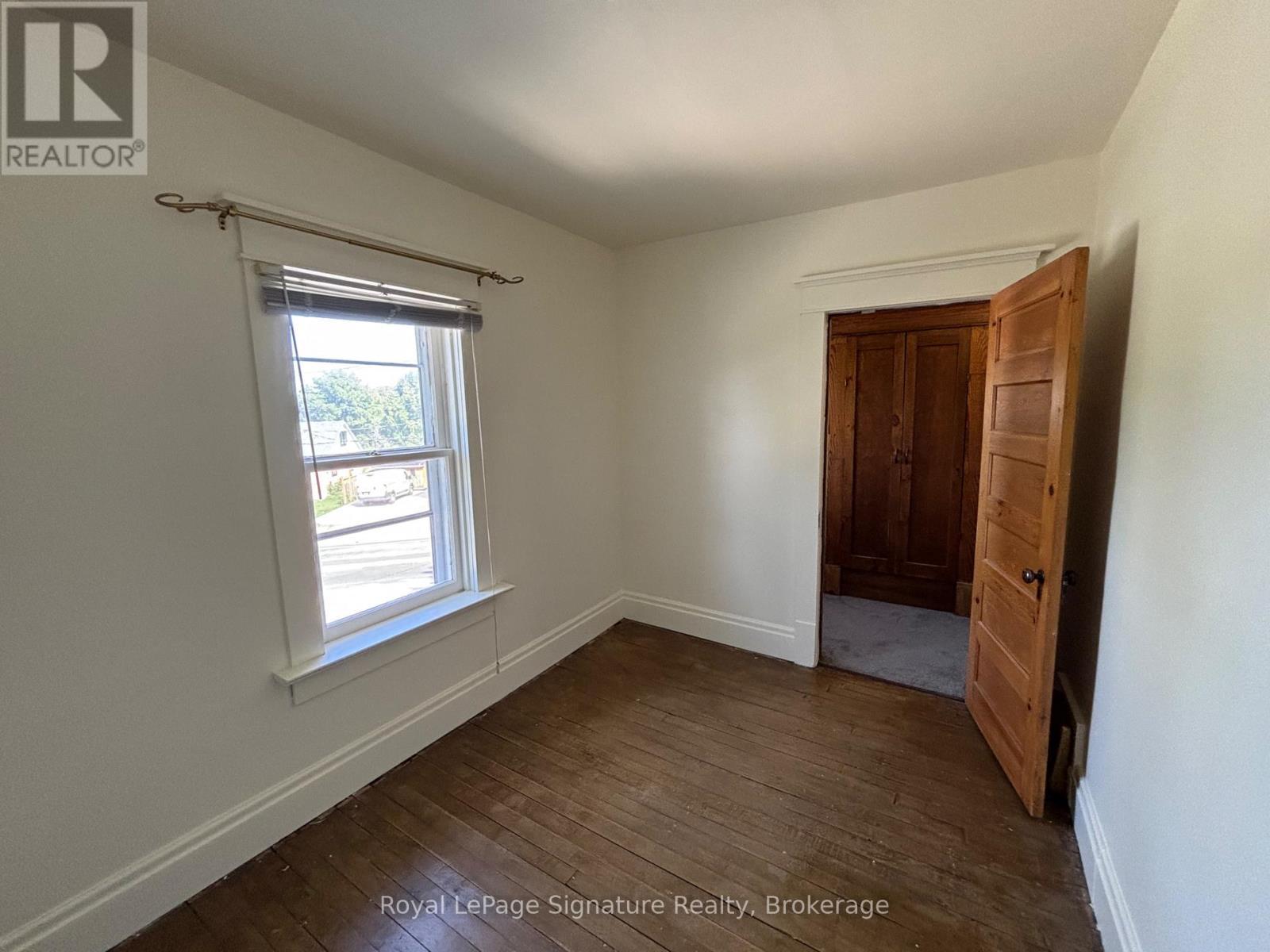 












135 EDWIN STREET E

,
Meaford,




Ontario
N4L1C4

