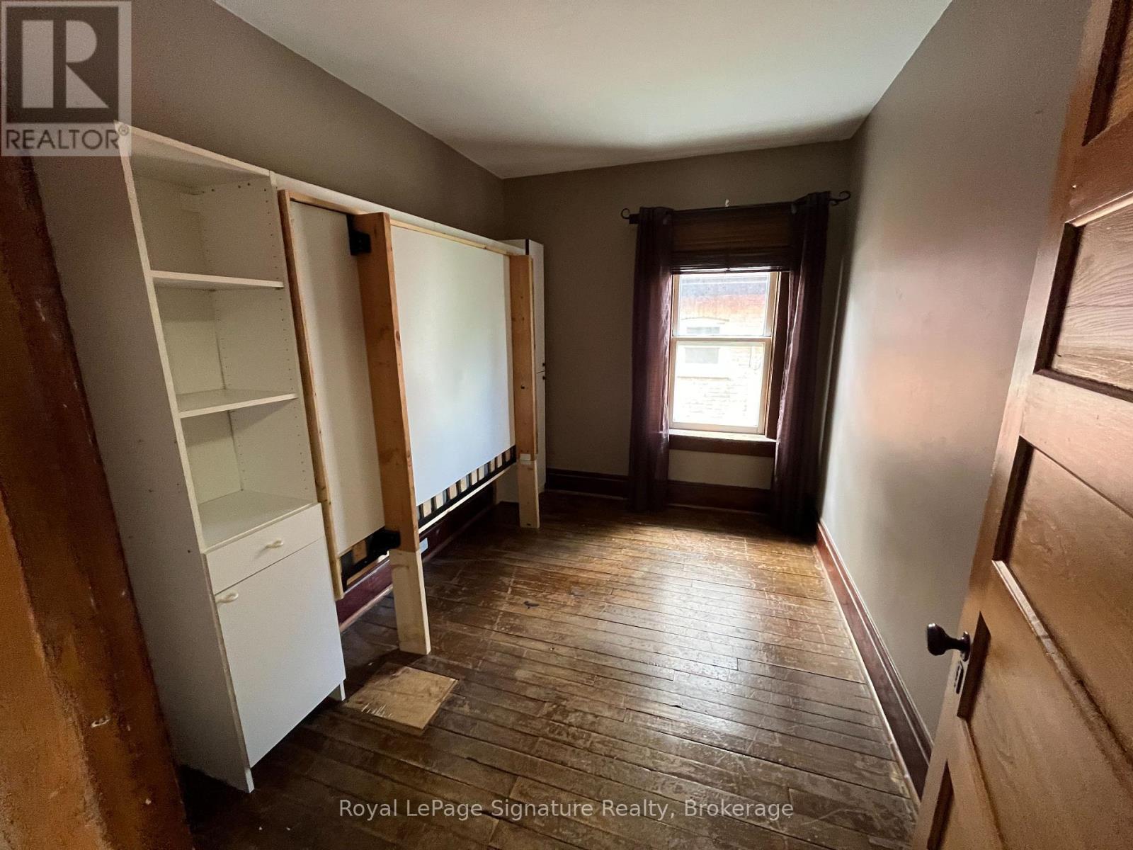 












135 EDWIN STREET E

,
Meaford,




Ontario
N4L1C4

