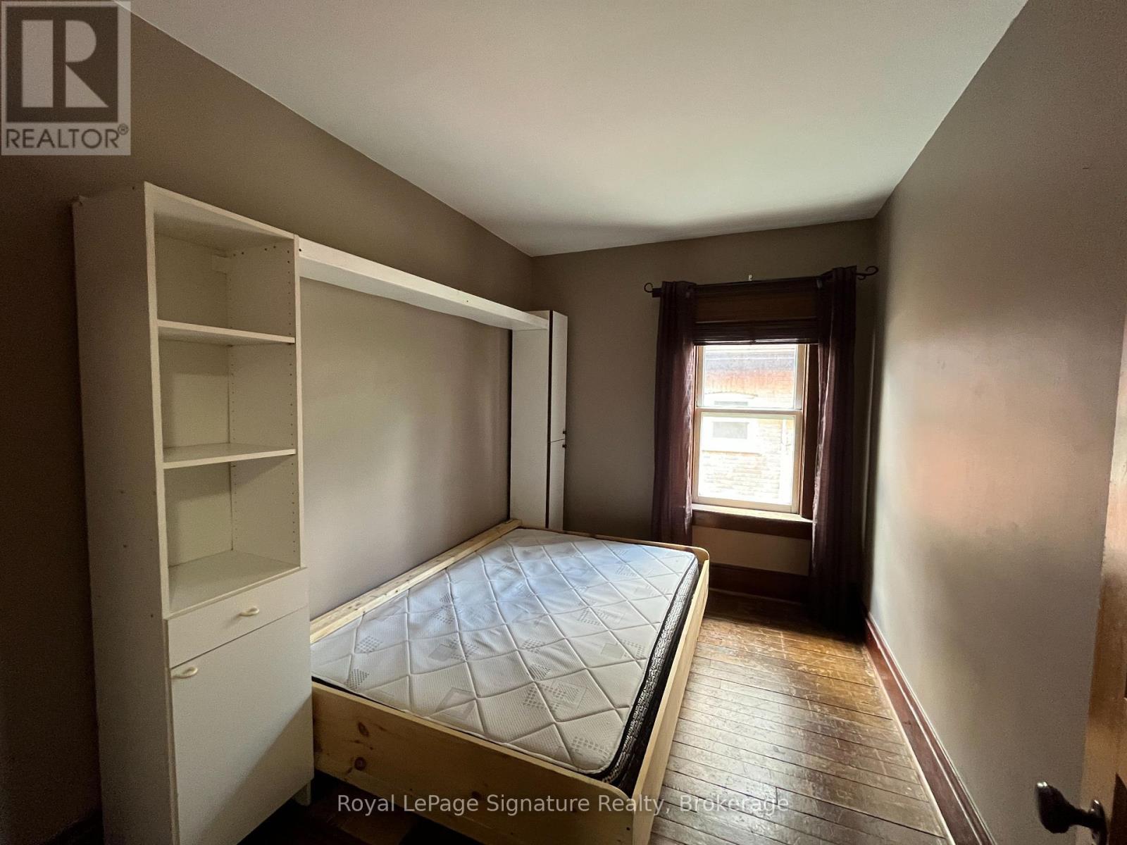 












135 EDWIN STREET E

,
Meaford,




Ontario
N4L1C4

