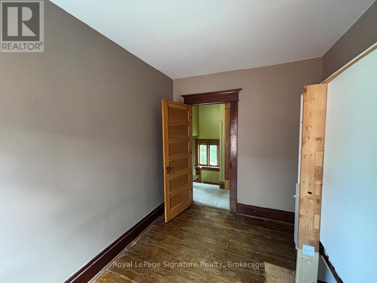 












135 EDWIN STREET E

,
Meaford,




Ontario
N4L1C4

