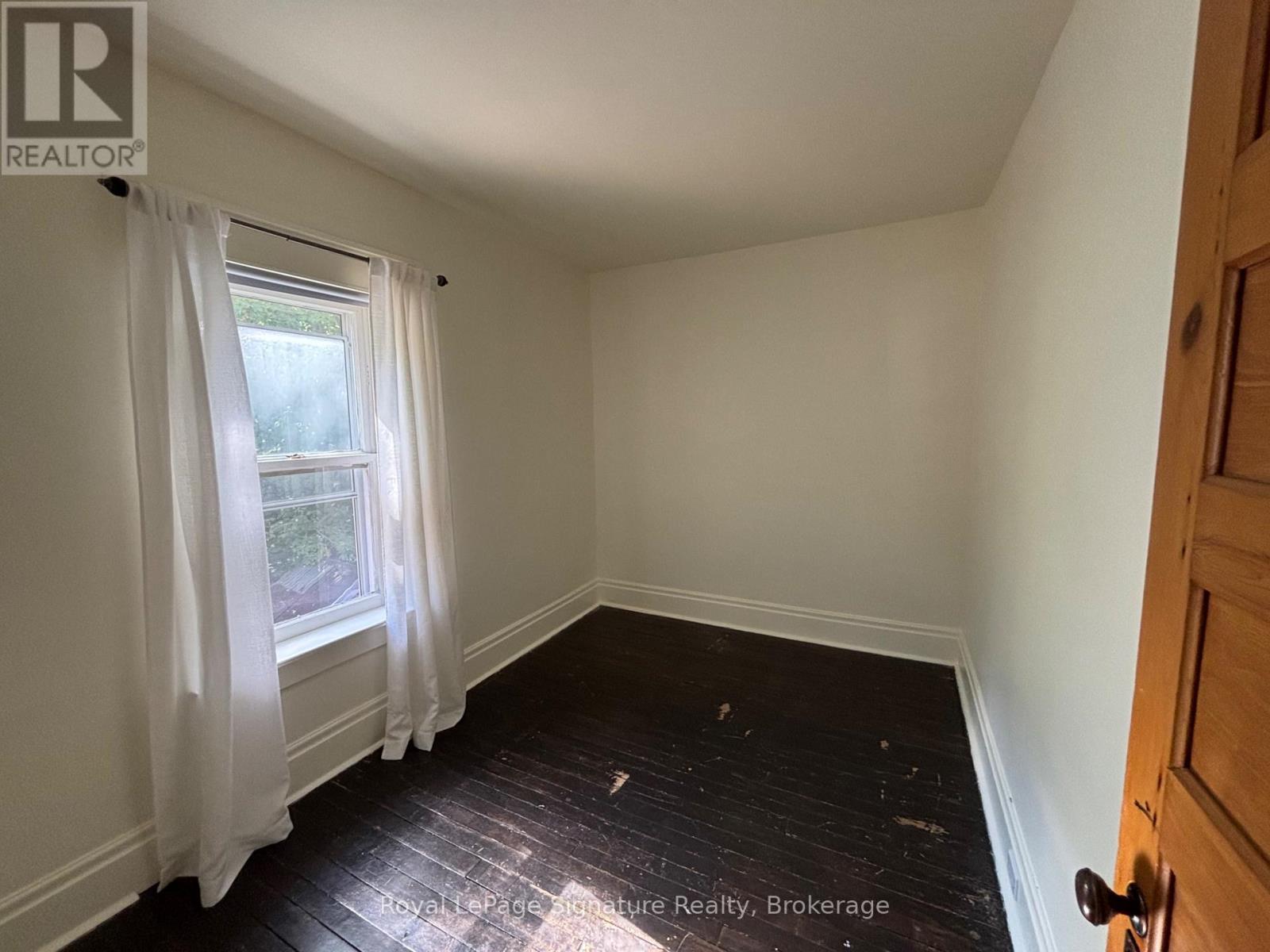 












135 EDWIN STREET E

,
Meaford,




Ontario
N4L1C4

