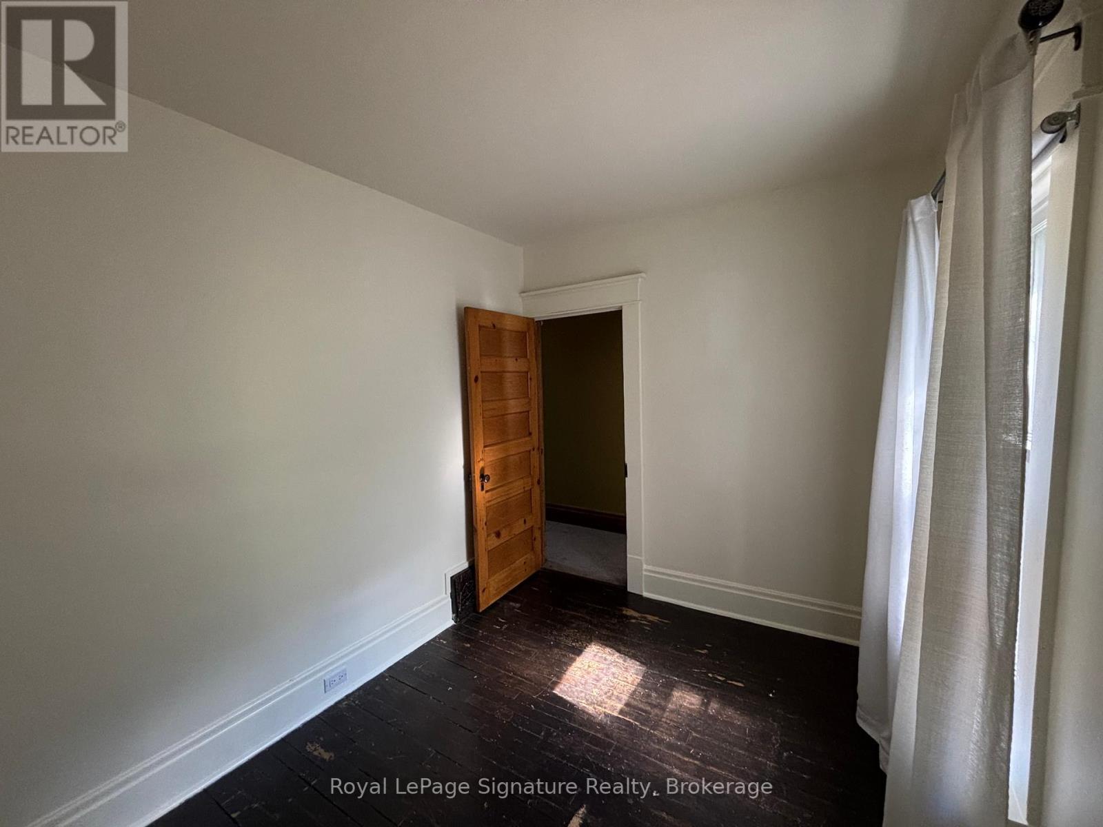 












135 EDWIN STREET E

,
Meaford,




Ontario
N4L1C4

