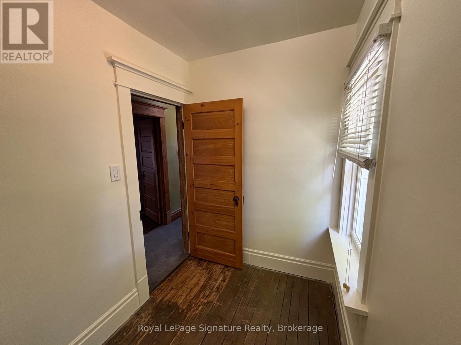 












135 EDWIN STREET E

,
Meaford,




Ontario
N4L1C4

