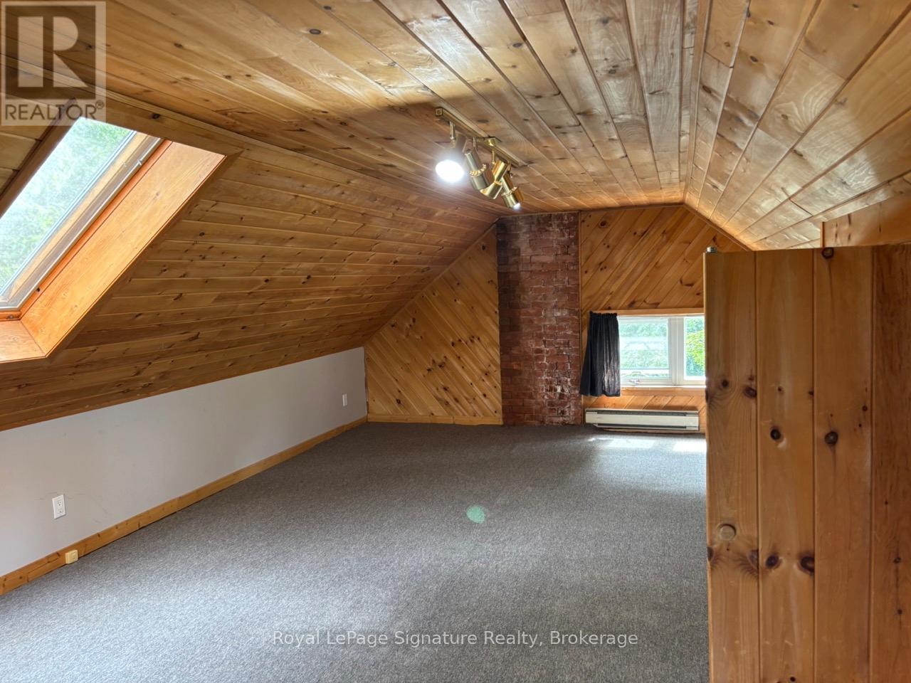 












135 EDWIN STREET E

,
Meaford,




Ontario
N4L1C4

