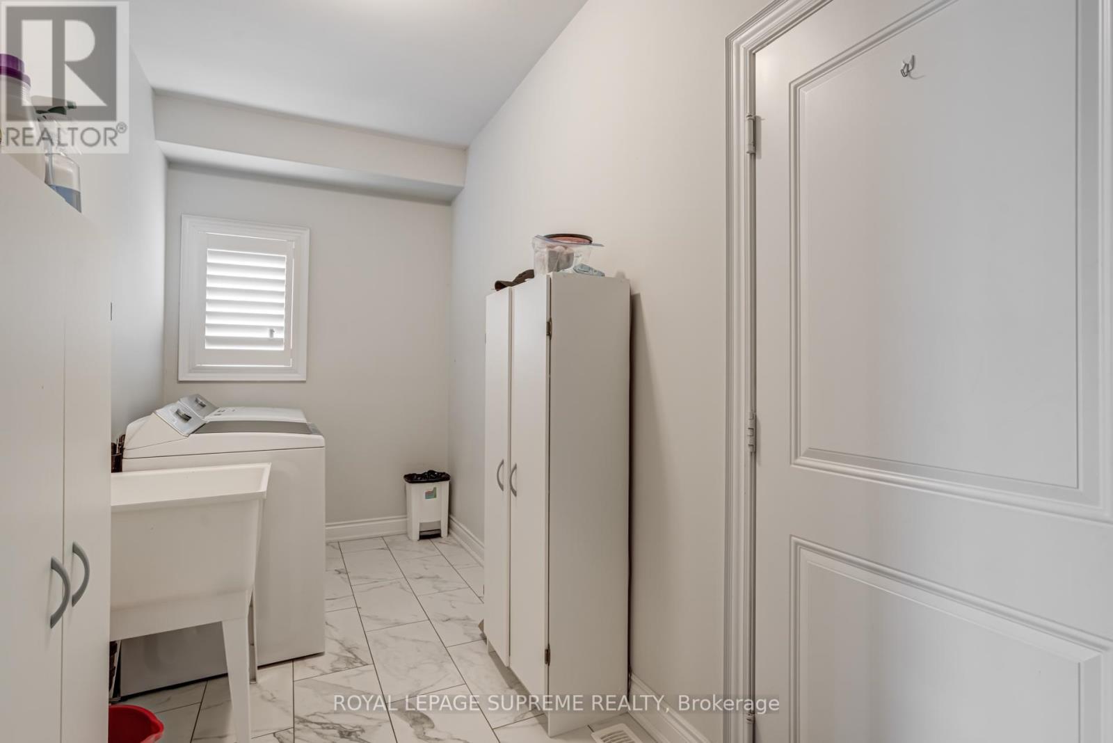 












1417 GILFORD ROAD

,
Innisfil,




Ontario
L0L1R0

