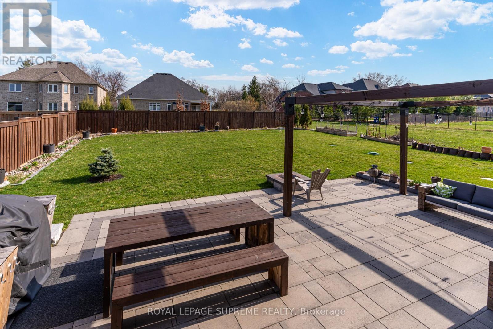 












1417 GILFORD ROAD

,
Innisfil,




Ontario
L0L1R0

