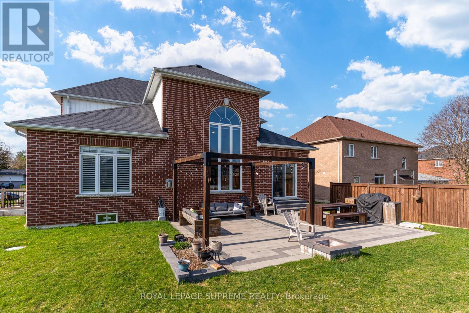 












1417 GILFORD ROAD

,
Innisfil,




Ontario
L0L1R0

