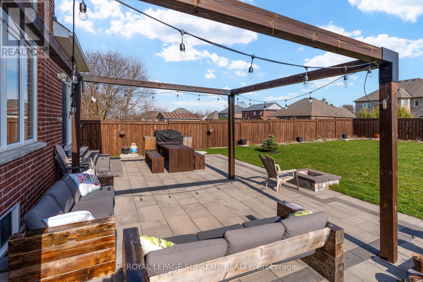 












1417 GILFORD ROAD

,
Innisfil,




Ontario
L0L1R0

