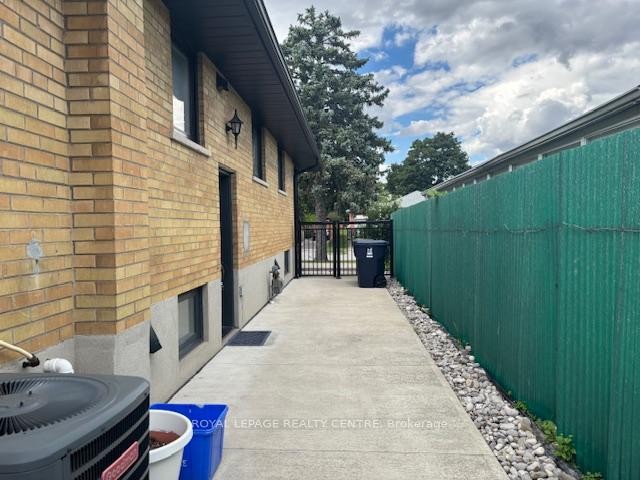 









40


Summerfield

Crescent, Lower,
Toronto,




ON
M9C 3X3


