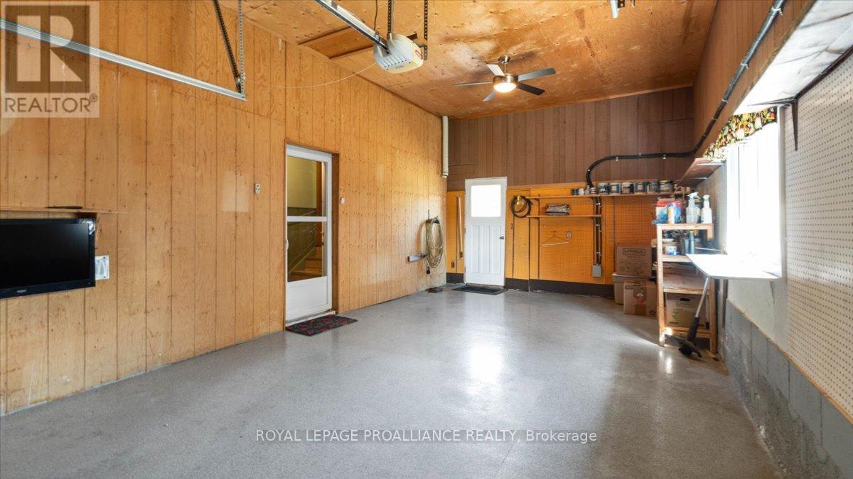 












89 POINT ANNE ROAD

,
Belleville (Belleville Ward),




Ontario
K8N4Z4

