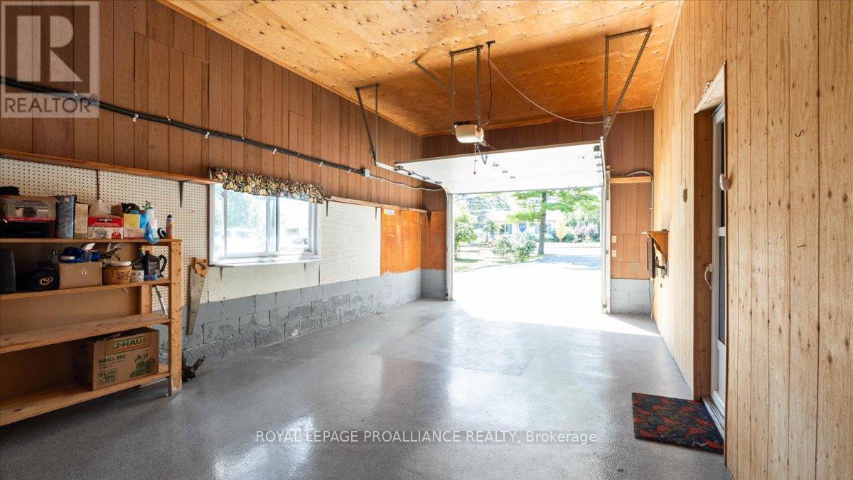 












89 POINT ANNE ROAD

,
Belleville (Belleville Ward),




Ontario
K8N4Z4

