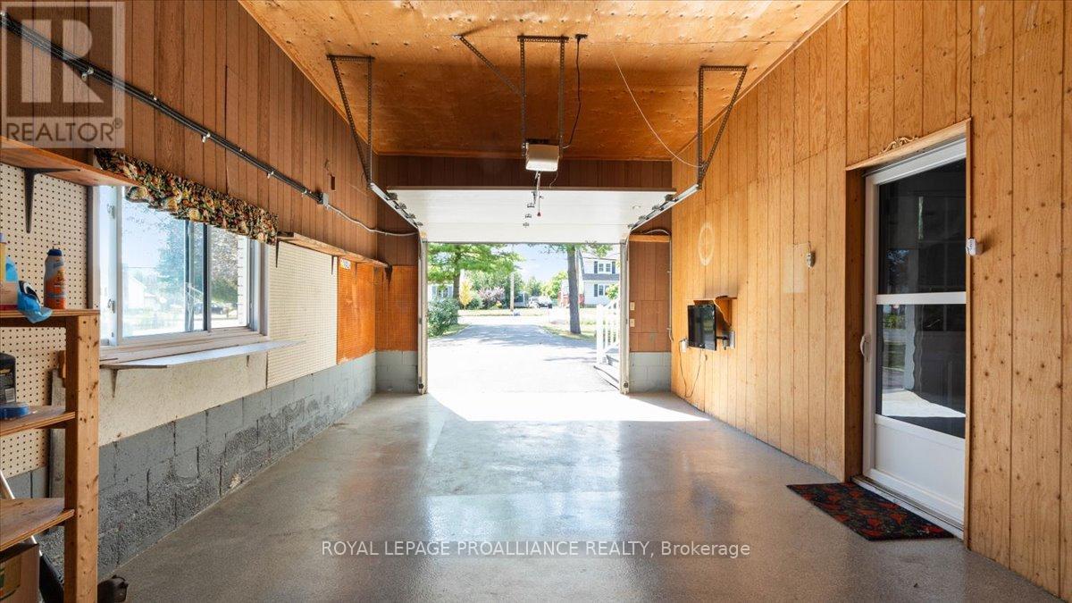 












89 POINT ANNE ROAD

,
Belleville (Belleville Ward),




Ontario
K8N4Z4

