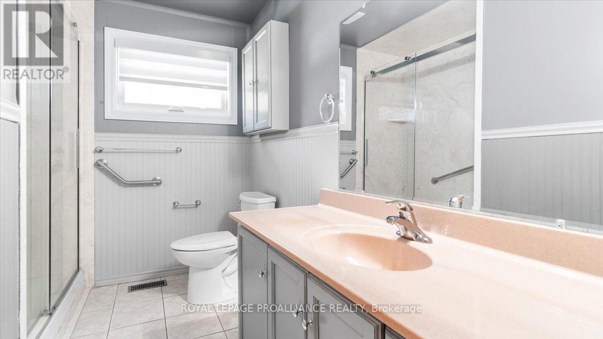 












89 POINT ANNE ROAD

,
Belleville (Belleville Ward),




Ontario
K8N4Z4

