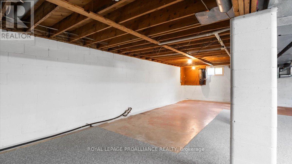 












89 POINT ANNE ROAD

,
Belleville (Belleville Ward),




Ontario
K8N4Z4


