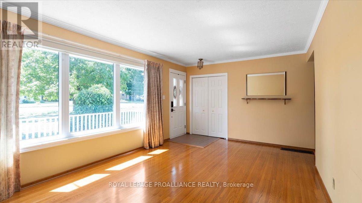 












89 POINT ANNE ROAD

,
Belleville (Belleville Ward),




Ontario
K8N4Z4

