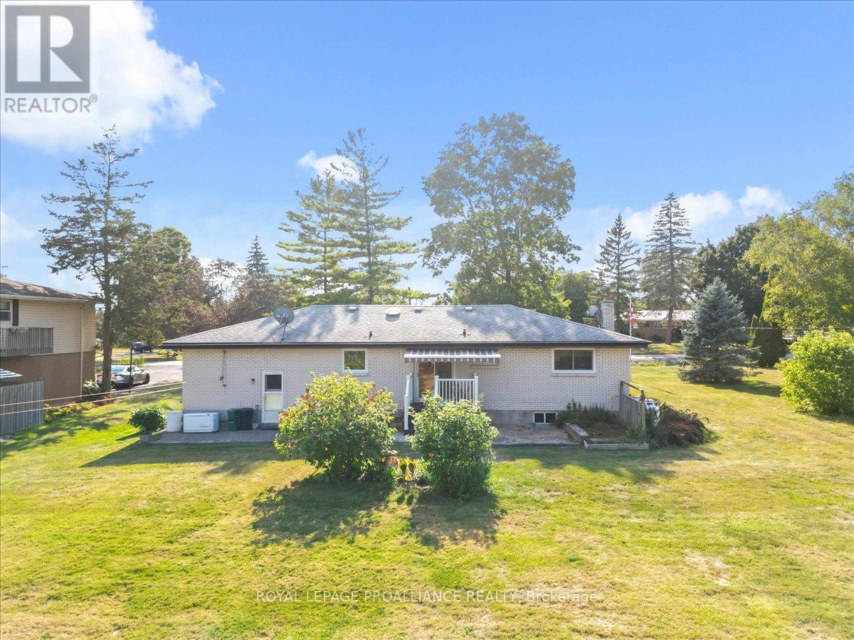 












89 POINT ANNE ROAD

,
Belleville (Belleville Ward),




Ontario
K8N4Z4

