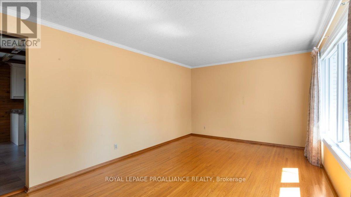 












89 POINT ANNE ROAD

,
Belleville (Belleville Ward),




Ontario
K8N4Z4

