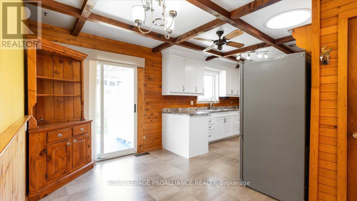 












89 POINT ANNE ROAD

,
Belleville (Belleville Ward),




Ontario
K8N4Z4

