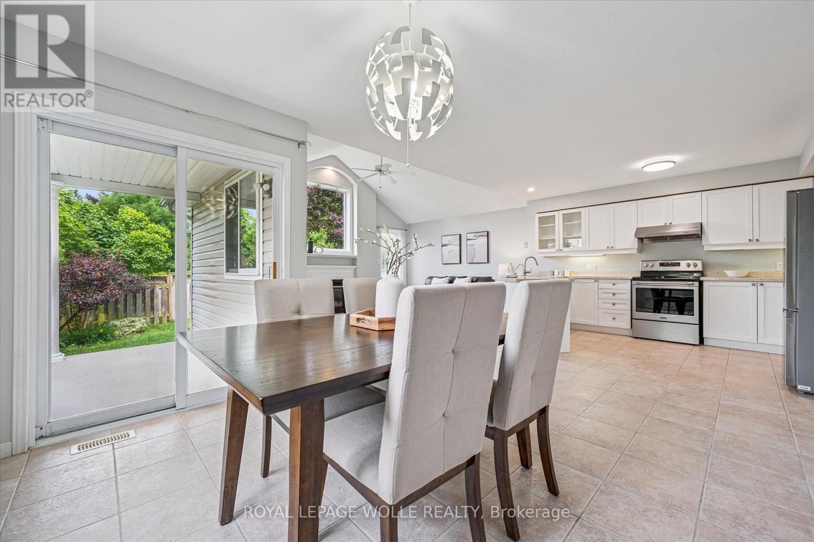 












383 BEAVER CREEK ROAD

,
Waterloo,




Ontario
N2T2T2

