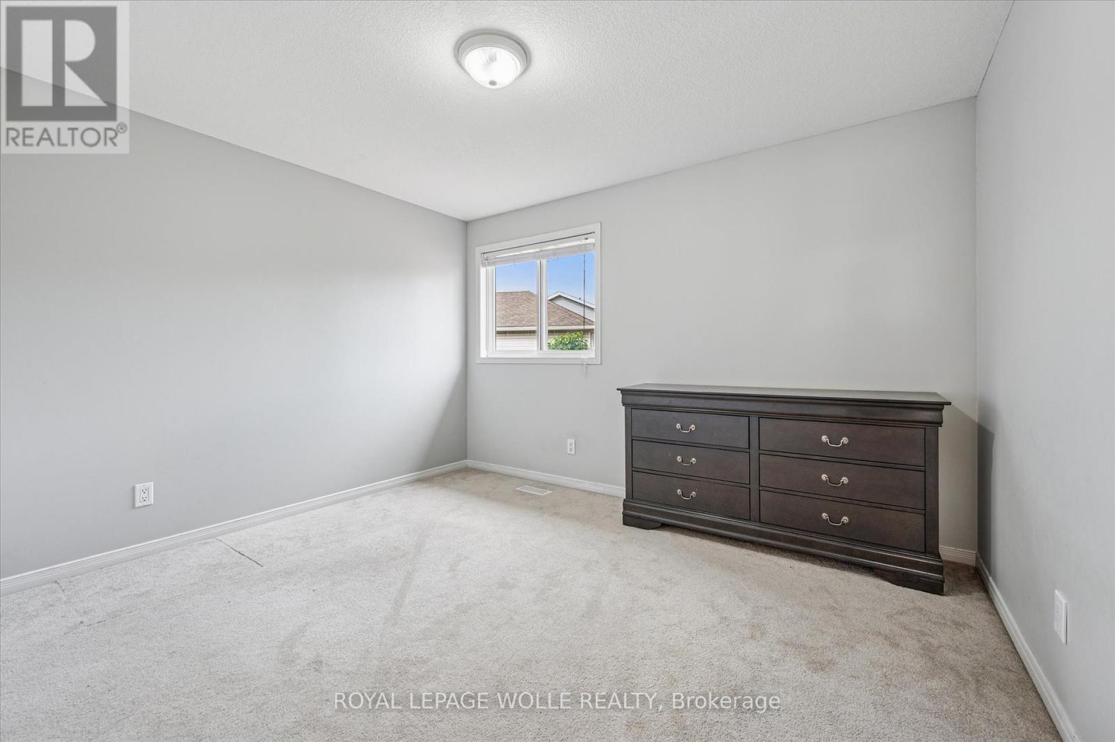 












383 BEAVER CREEK ROAD

,
Waterloo,




Ontario
N2T2T2

