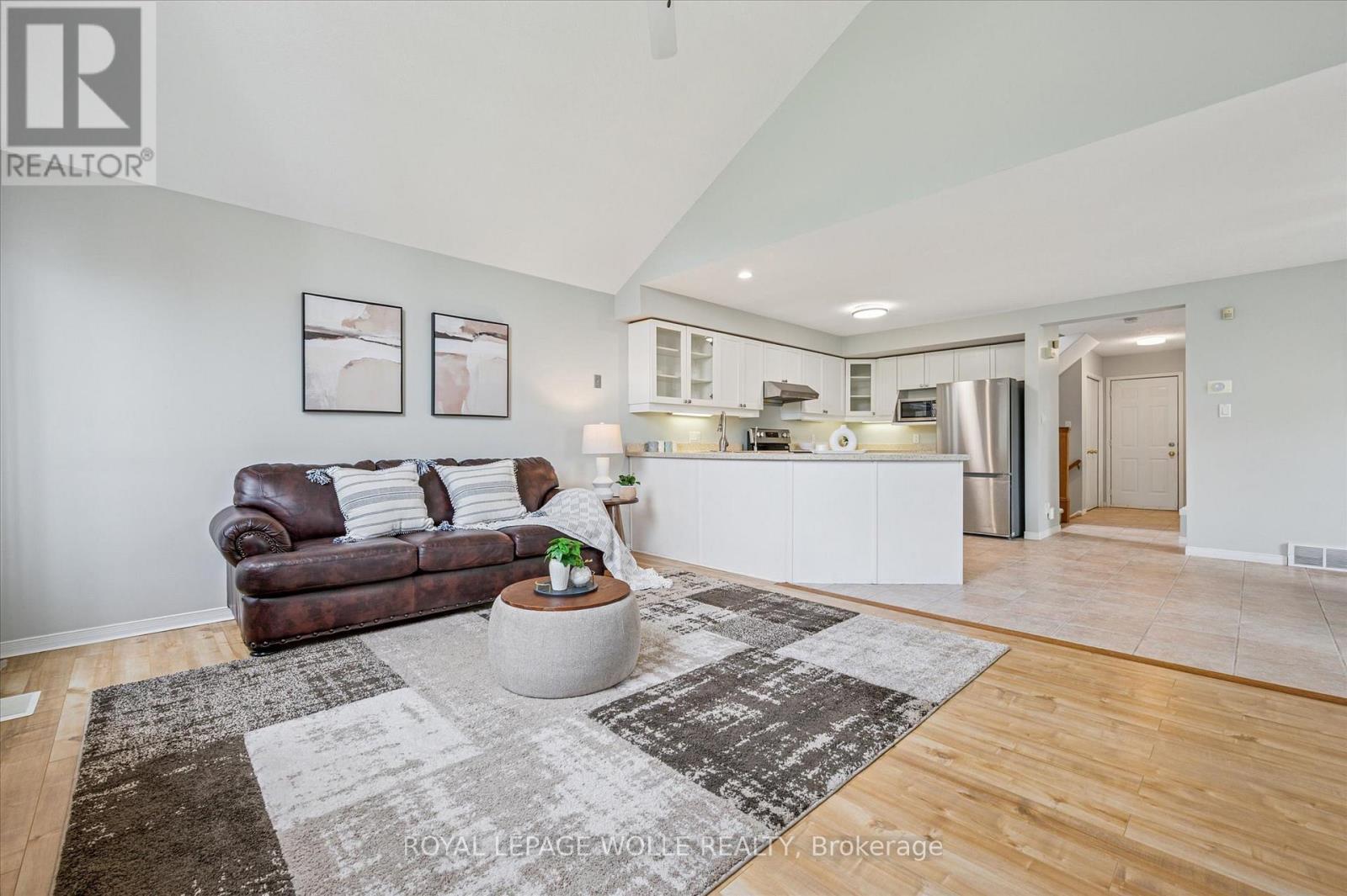 












383 BEAVER CREEK ROAD

,
Waterloo,




Ontario
N2T2T2

