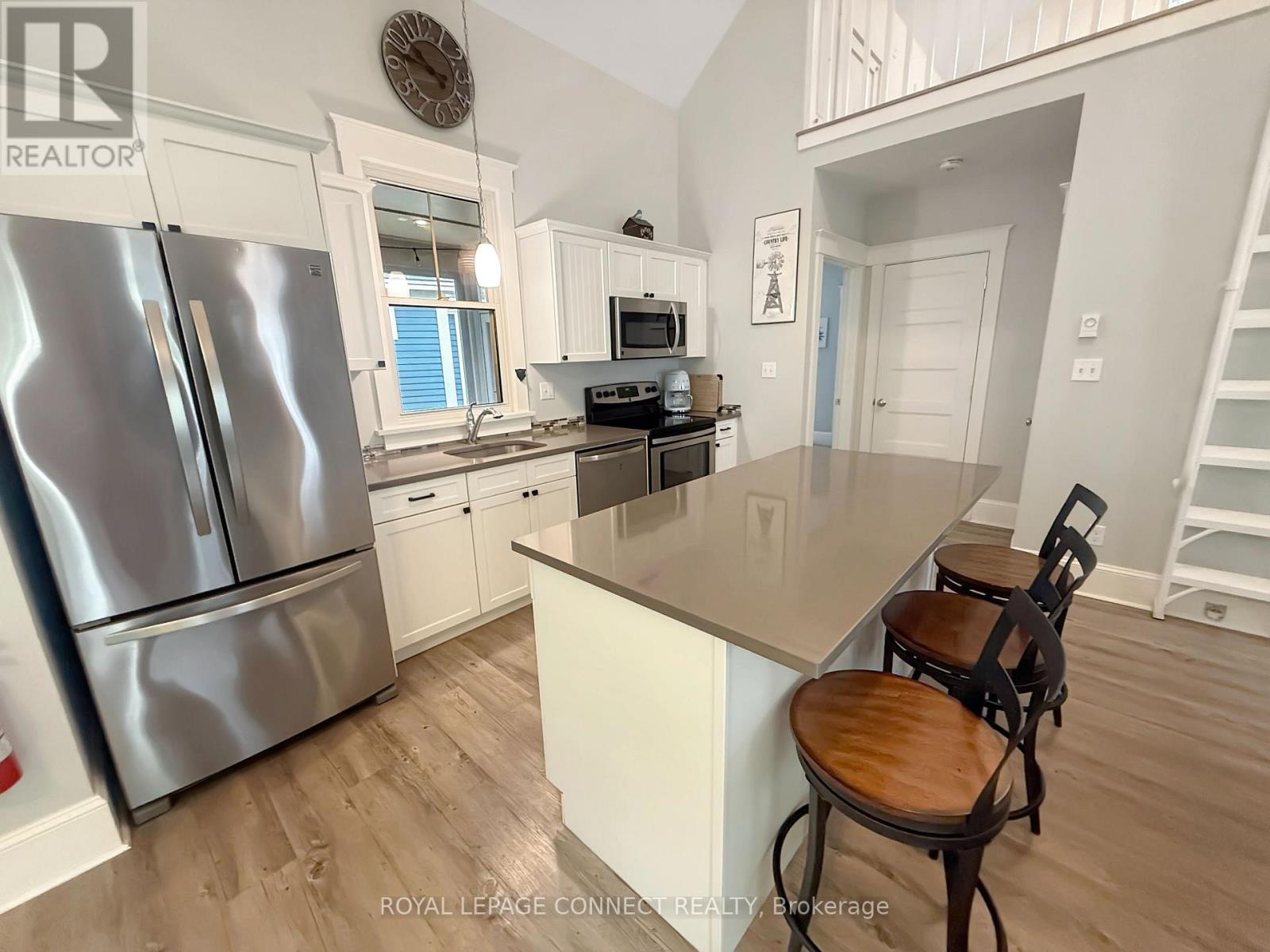 












209 - 50 HOLLOW LANE

,
Prince Edward County,




Ontario
K8N4Z4

