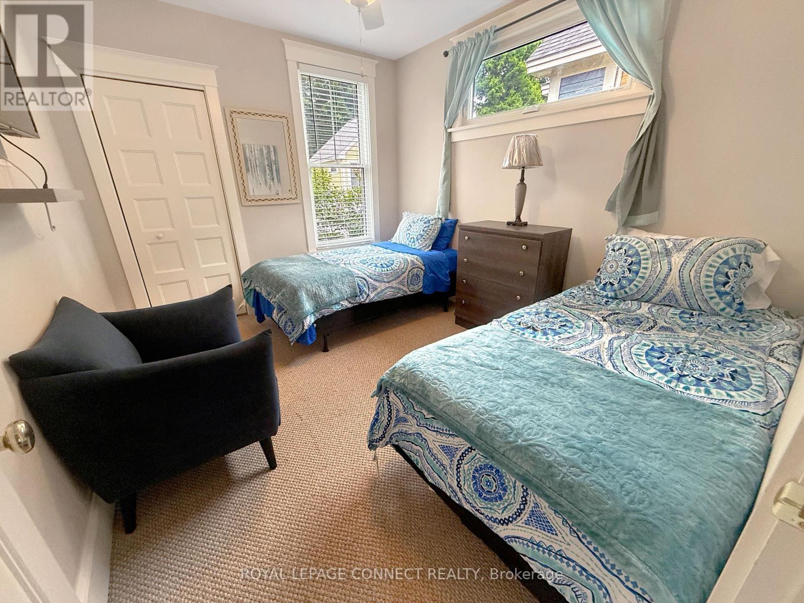 












209 - 50 HOLLOW LANE

,
Prince Edward County,




Ontario
K8N4Z4

