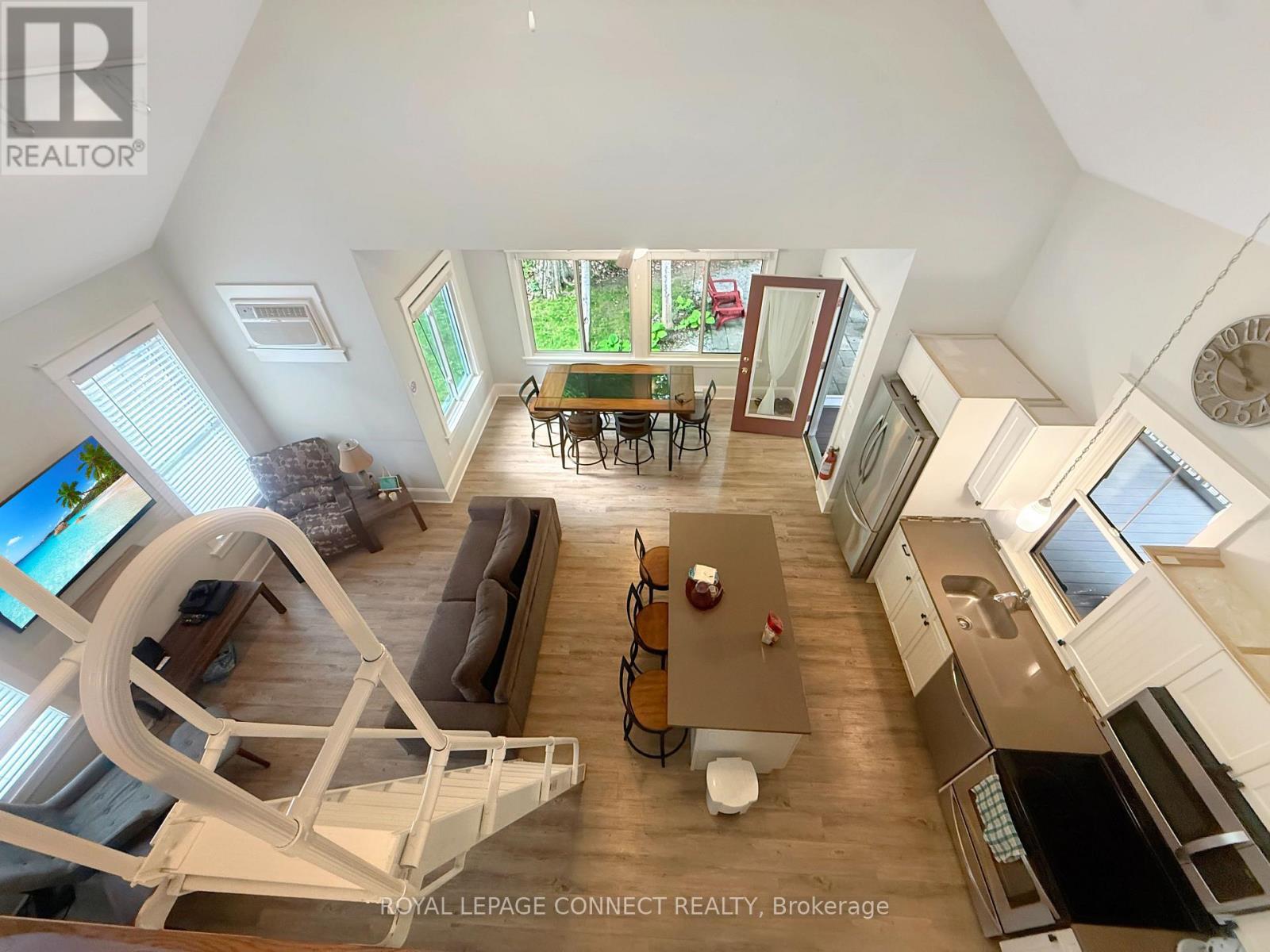 












209 - 50 HOLLOW LANE

,
Prince Edward County,




Ontario
K8N4Z4

