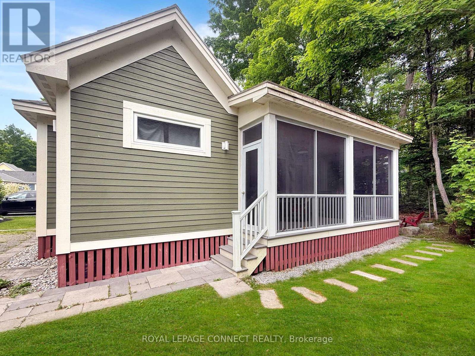 












209 - 50 HOLLOW LANE

,
Prince Edward County,




Ontario
K8N4Z4

