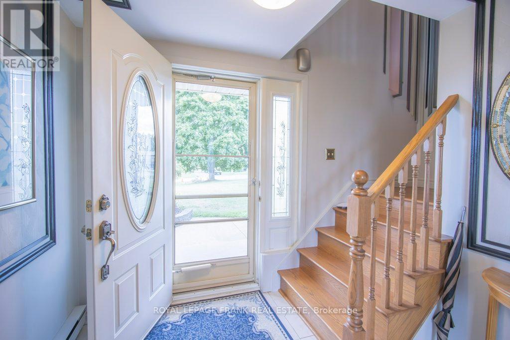 












357 THE CAPTAINS CORNERS

,
Kawartha Lakes (Bobcaygeon),




Ontario
K0M1A0

