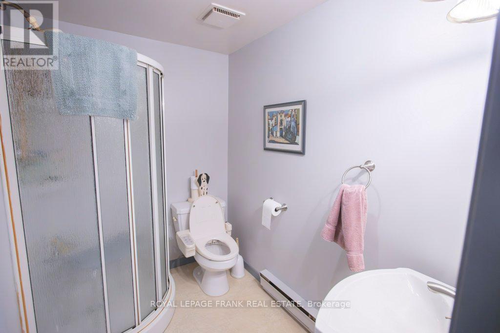 












357 THE CAPTAINS CORNERS

,
Kawartha Lakes (Bobcaygeon),




Ontario
K0M1A0

