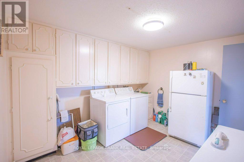 












357 THE CAPTAINS CORNERS

,
Kawartha Lakes (Bobcaygeon),




Ontario
K0M1A0

