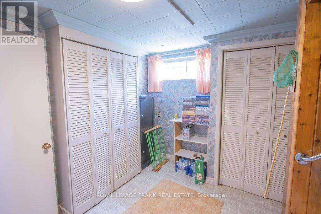 












357 THE CAPTAINS CORNERS

,
Kawartha Lakes (Bobcaygeon),




Ontario
K0M1A0

