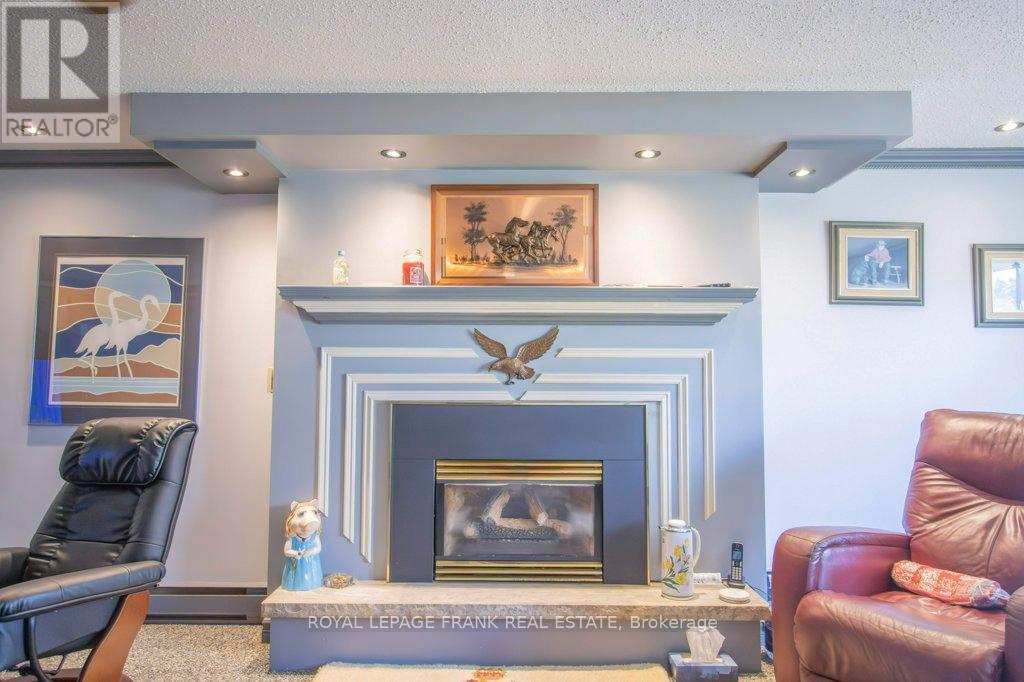 












357 THE CAPTAINS CORNERS

,
Kawartha Lakes (Bobcaygeon),




Ontario
K0M1A0

