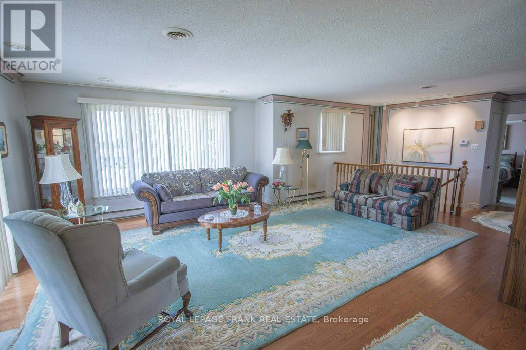 












357 THE CAPTAINS CORNERS

,
Kawartha Lakes (Bobcaygeon),




Ontario
K0M1A0

